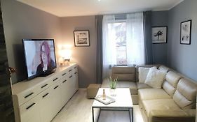 Apartament dwupokojowy trzynastka - strzeżony parking